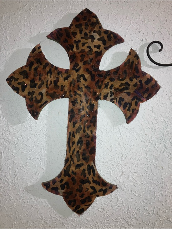 Source Unknown Other - Source Unknown Leopard-Pattern Fleur Cross in Brown and Black